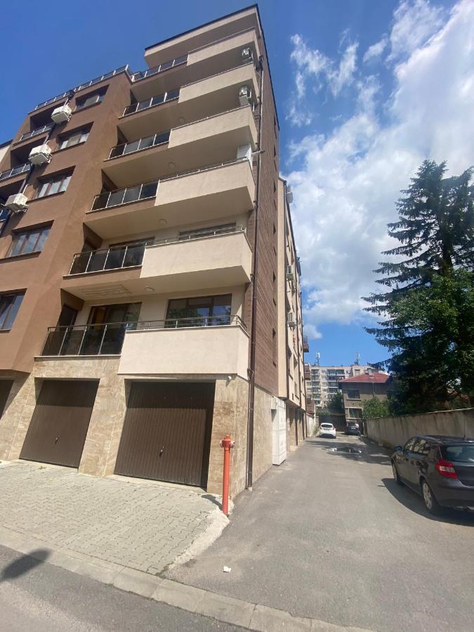 Sunny Spacious Apartment In A Great Location Kazanlŭk Exterior foto